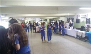 Adolescentes participam de mostra de profissões em Maringá